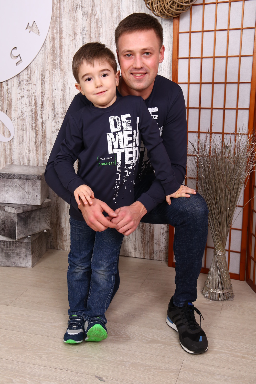 ���� �� 12.01. ������� �������� �� �@����! ��� ��������� � �������! �������, ��������, ������, ����� � ��������! ������� �� 30 �� 42-��. ���� �� 100���.