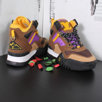 ������� ������������ � ������ �������. ��������� Nike, Adidas, Reebok, New Balance. �������. ����� �������