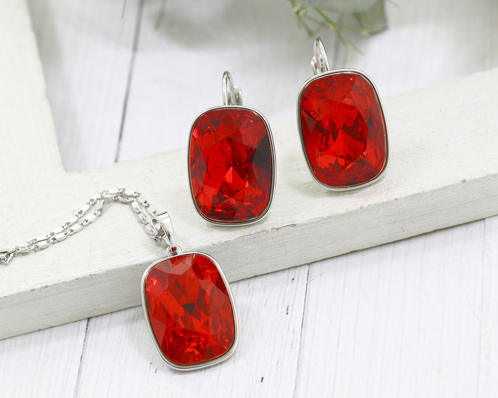 ������������ ��������� � ����������� SWAROVSKI. � ��� �� ��������, ��������, ������, ������. � ��� ��� ��������! ���� ���� ���������� ����� ��� � 3 ����!