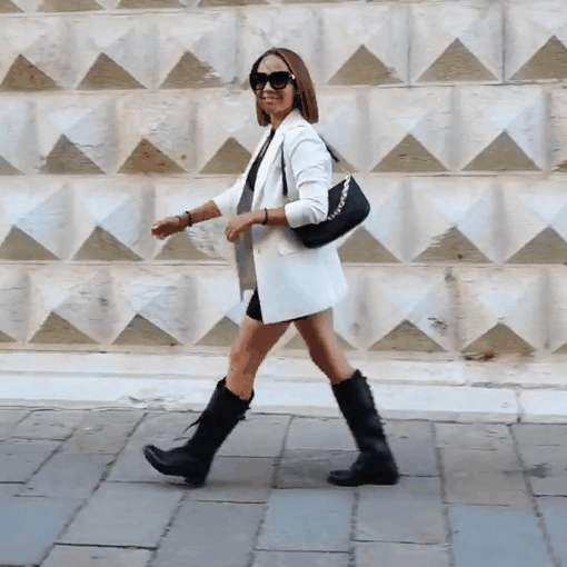 �������!