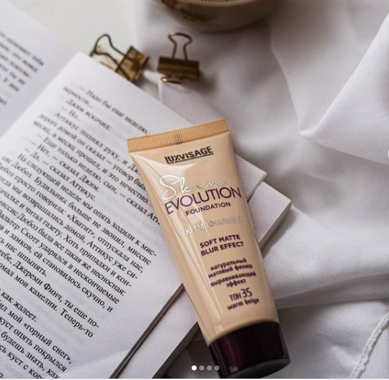 ����������� ��� � �������������� ������ �������.��������� ���� SKIN EVOLUTION SOFT MATTE BLUR EFFECT  ������� ���������� ������� ������������ � ����������� ����������� ��� ����, ��� ���� ��������� ���������� � ���������� �� ����.