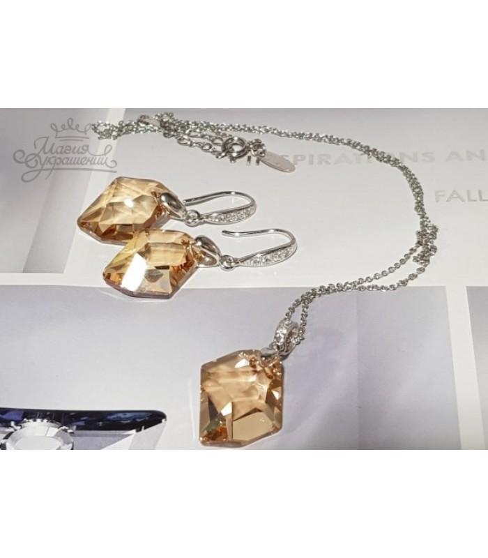 ���� �� 6 �������.������� � ���������� ���� �� Swarovski. ��������� ��������� - ������, ������,��������,��������, �����, ������� � ��������� ������, �������.- 7