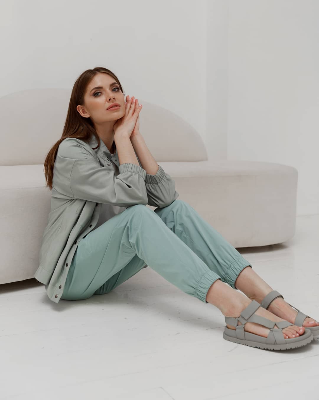 ���������� ����� � ����� casual, ������ � ����������, ������� green smoke.Green Smoke ������� ���� �������� �� ���� �������������� �������� ������� ������-��������. ���� ������� ����������� ������� �������� ��� �������� ������ �������, ��� ��� �������� ��