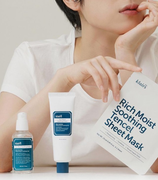 ������� ��������� � ������� ������������� � �����������! ���������� ���� Dear, Klairs Rich Moist Soothing Cream , ����� � ����� ����� ����. 