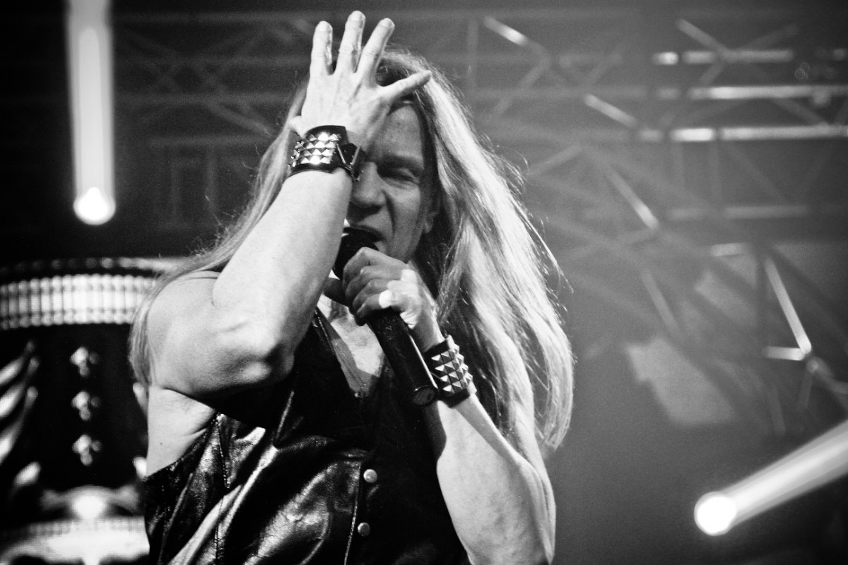 �������