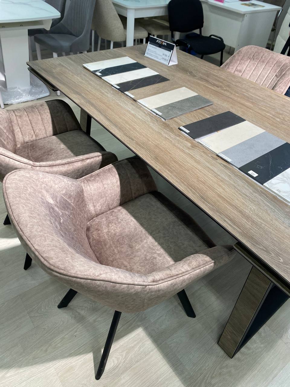 ������������ ����� � ������ A*R*O*O*M*A.