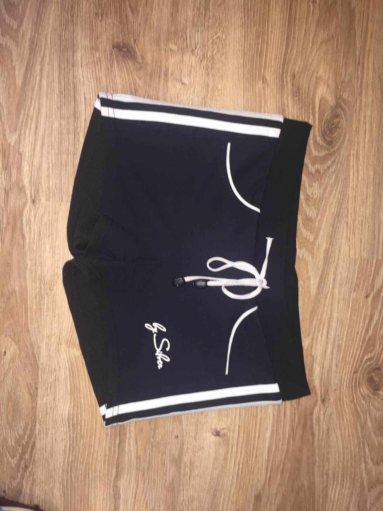 ����� ������ 42-44 �������� �� �������! ������� � ��  250 ���