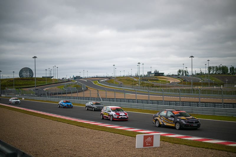 8 � 9 ���� �� ��������� ����� ����� ���������� ������ 3-��� ����� G-Drive ��� ���� ������ � �������� ������ B-Tuning ������� ����������