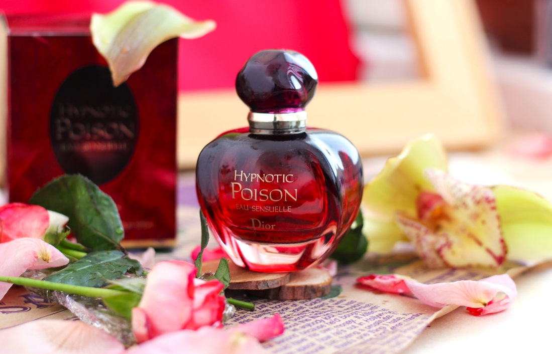����� ������ � ����������� �� �� ����. Poison Hypnotic Eau Sensuelle Christian Dior