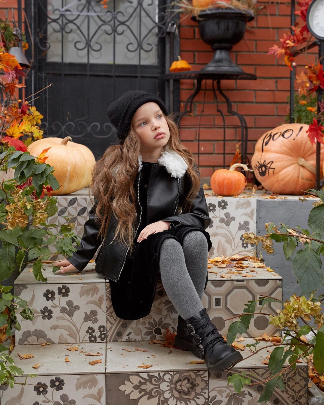 ������ ����� ��� ��������� ����� ����������� �������� Peppy Woolton? ��� ������������� ����, ������� �������� ��������� �� �����, � �������� � �������. � �� ���������� ����� ������� ����: �����, �������, ����, �������