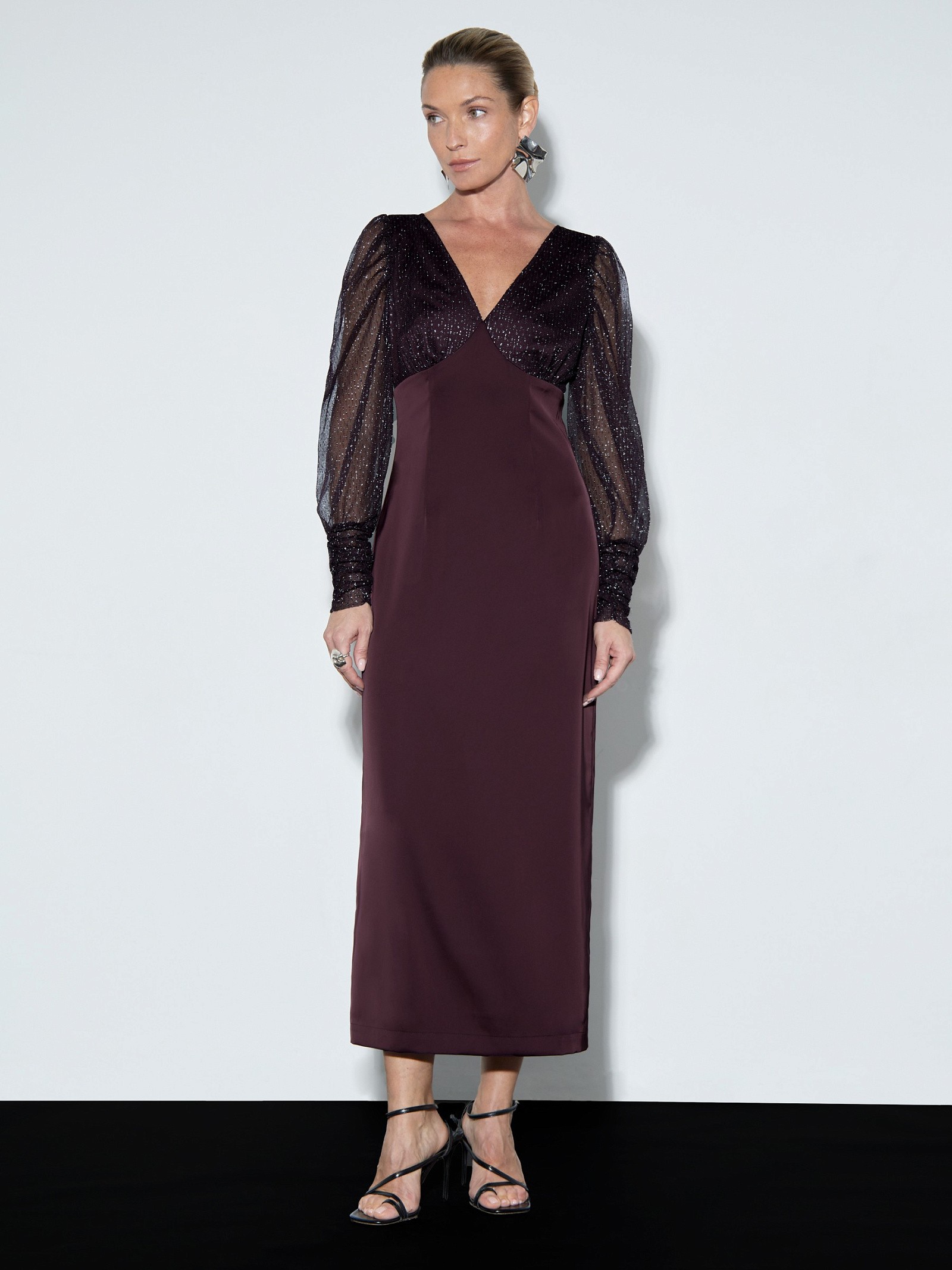 [b]Emka Fashion. ���������� �� 70 %. �������� ���������� ������������ ������ � ���������� ��� ����������� ������. ������� 42-54[/b]