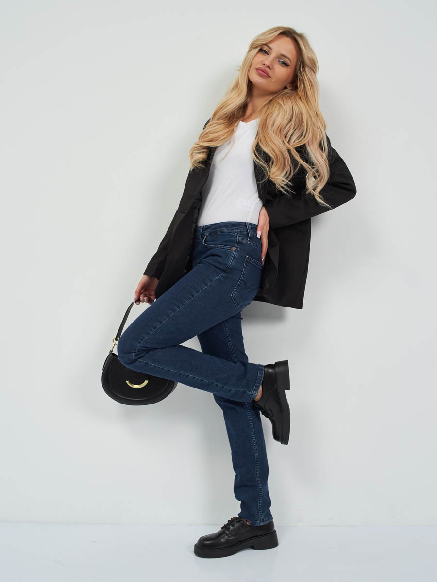 ������� ������������ ������ � ����� ���������. ������� Slim fit (���������� �� �����). ������� ������ ����� ������� � ������� �����.