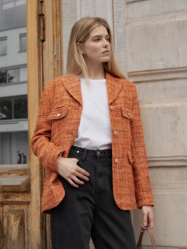 [b]�������� � ���������� � Emka Fashion. ���������� �� 70 %. �������� ���������� ������������ ������ � ���������� ��� ����������� ������.������� ������, �����, ����������, ���������. ������� 42-54[/b]