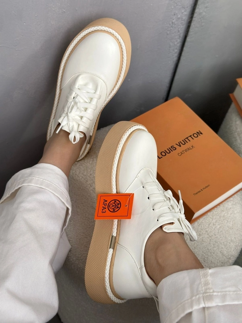 ��������� �������: 38, 38, 40 - 770 ���.