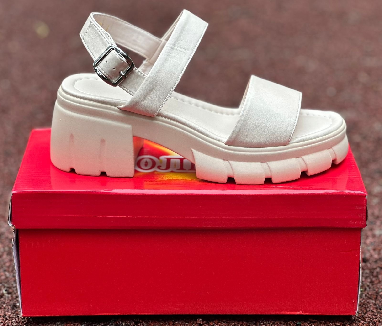 ��������� ������� 600 ���.