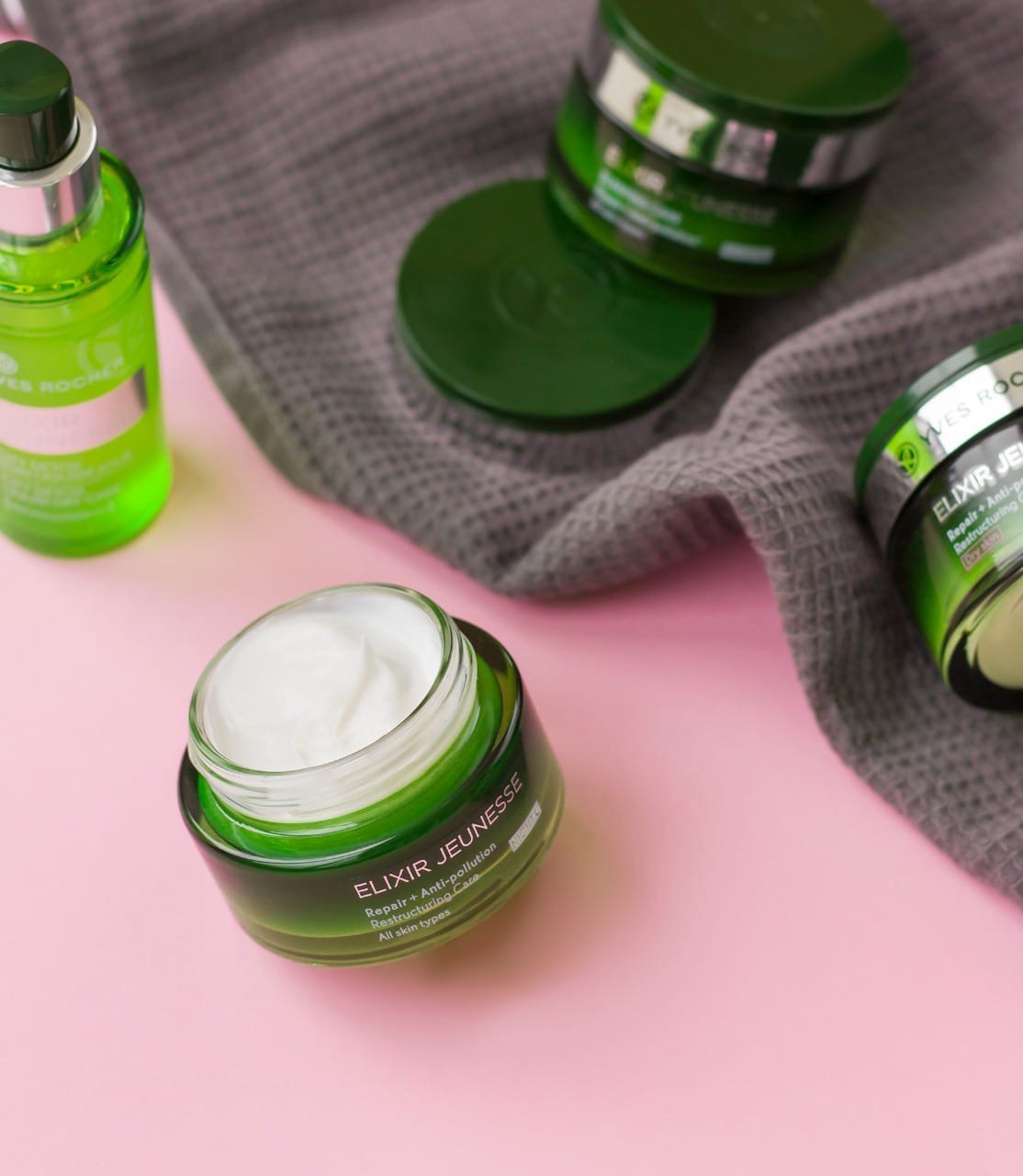 ��������� � �������� ����� 2-� �������: �� Yv*es Roc*her � �� Tian*De = ������ �� 70%!