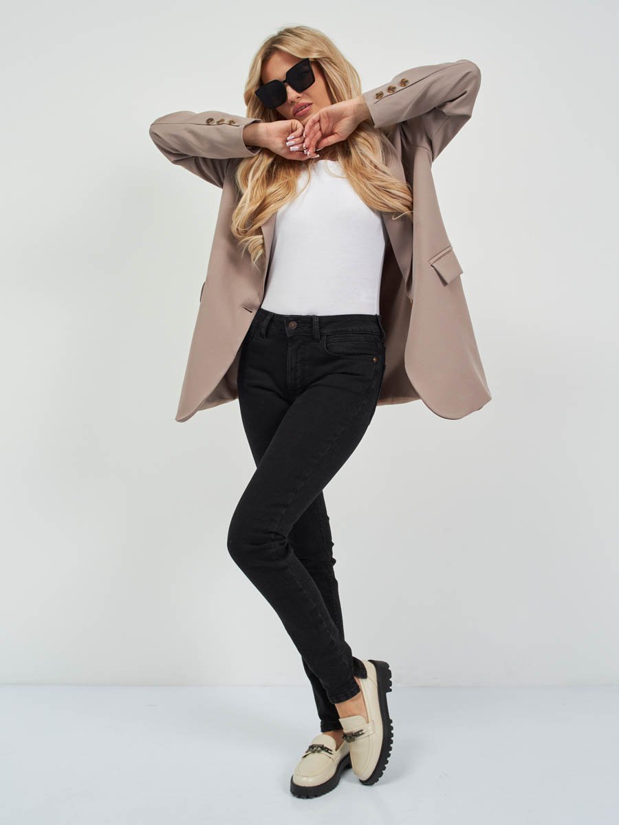 ����� ����!! ����� 690� ���!! ������� ������ ������ � ����� ���������. ������� Skinny fit (������ ���������� �� �����) ������� ������ ����� ������� � ��������-������� �����.