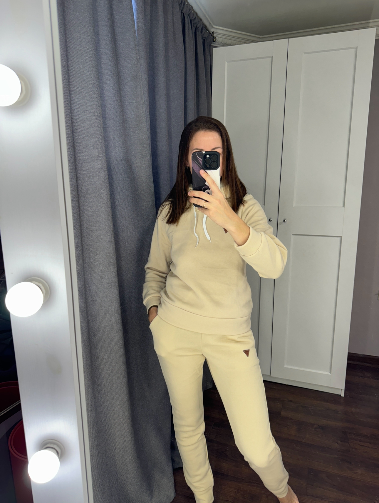 � �������