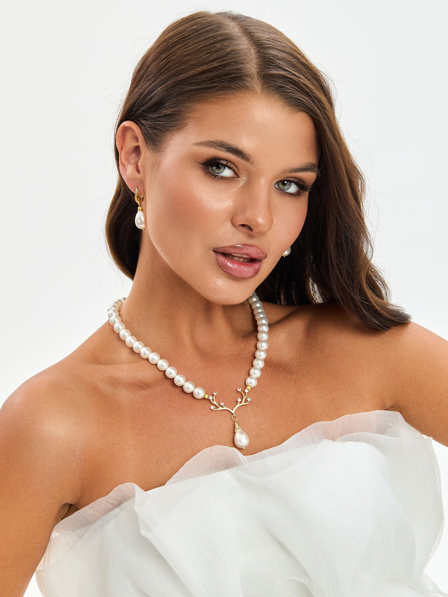 91002251 ����� Selena Pearls. ������������� ������� ������� ��������������� ������ ������� 46 - 53 ��, ����� ������ 4 ��. ������ ������� ����� 13*14 ��, ������ ������� 10 ��.