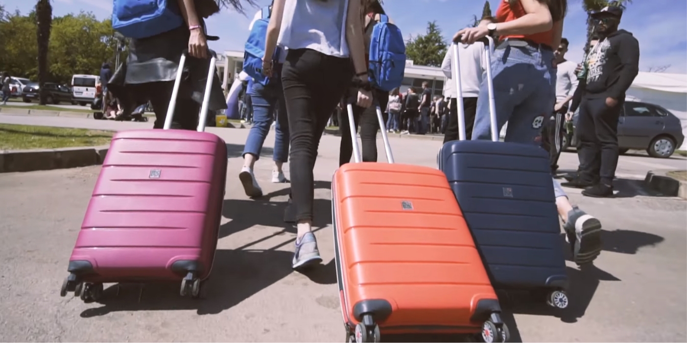 ���� �� 19.06. ����������! ������� � ������� � ����, �������! ������������, 4 ������, 3 �������! ����� ������ �� �����. ���� ����� 2400-2600 ���! ������������� � ����!