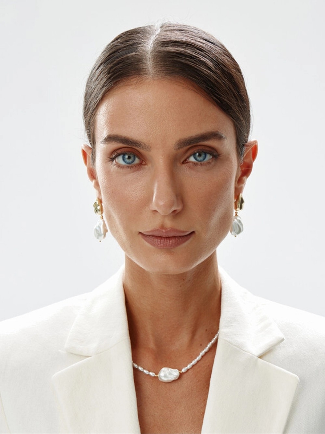 ��������� Selena Pearls! ������ ������� 4*6 ��, 15*20 ��., �������� ������. ����� ����� 43 - 48 ��. ����� ����� � ������ ����� 4,4 ��. ������ ������� 15*23 ��.