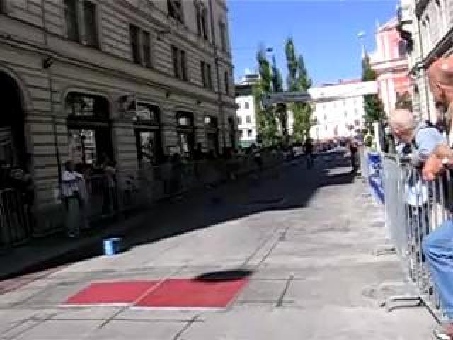 Runner vs cyclist sprint