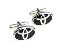 cufflinks-toyota_1_thm.jpg