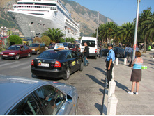 �����