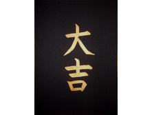 �����