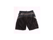IJHS03A gradient black-offwhite2.jpg