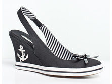 medium_3001-02-12 black 630 �.jpg