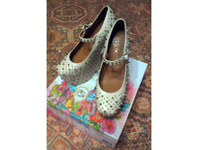 jeffrey campbell 8� 4500�