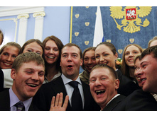 3515976_Medvedev_v_ahue.jpg