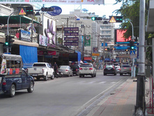 ���� �� walking street