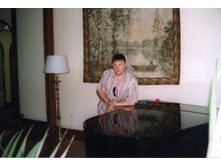 �����