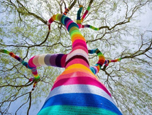 8546605-R3L8T8D-650-street_art_yarn_crochet_1-comments.jpeg
