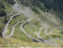 Transfagarasan_twisty_road.jpg