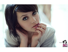 1341917051_model-0005.jpg