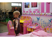 ����� ����