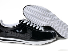 Cortez Shinning Nike.jpg