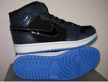 Jordan 1 Retro Nike.png