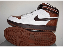 Jordan 1 Retro Nike.png