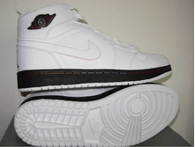 Jordan 1 Retro Nike.png