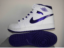 Jordan 1 Retro Nike.png