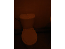 1f_toilet_dark.JPG