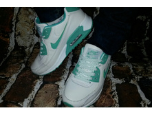 ������ � ����� Air-Max �� ���� white-������- 1450 ���.
