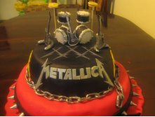 872095JEa2_metallica-cake_900.jpg