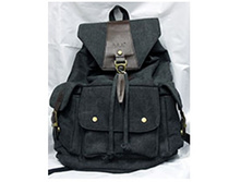 Sholly, black-UP-A142-45x31x17