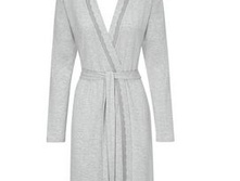 Am*our*et*te Spo*tli*ght Ro*be 0*2.jpg