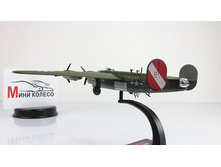 Altaya B-24 Liberator 5.jpg